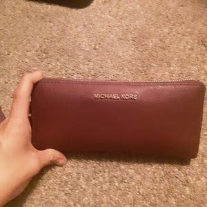 Michael kors wallet wristlet